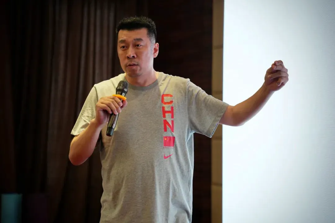 制定激励性的篮球训练目标和奖励机制_0